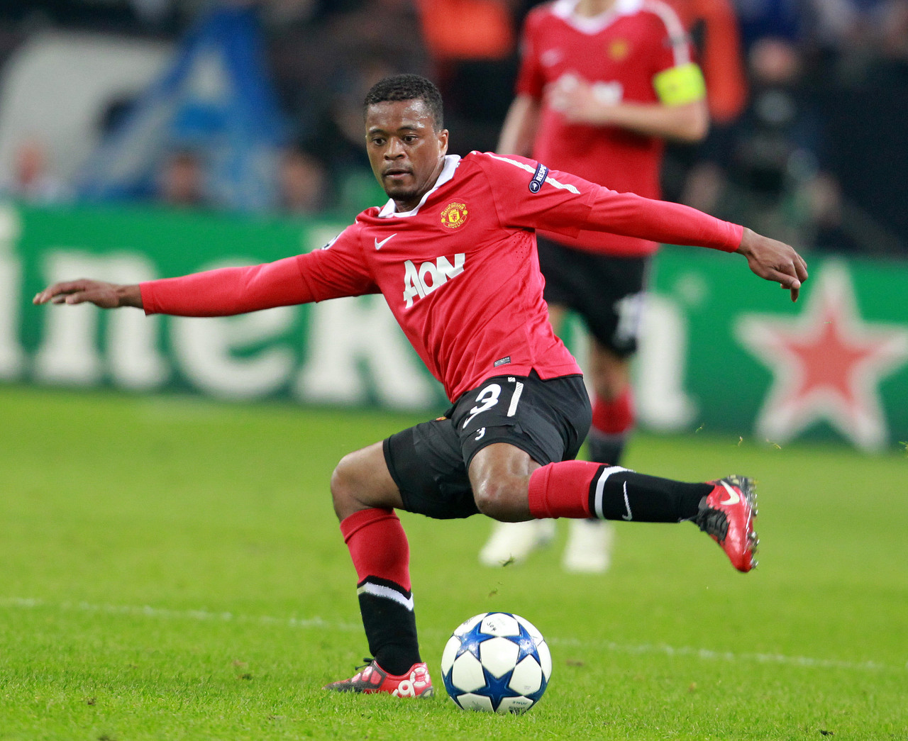 他在当地足 他在当地足